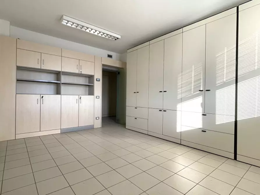 Immagine 16 di Ufficio in affitto  a Conselve