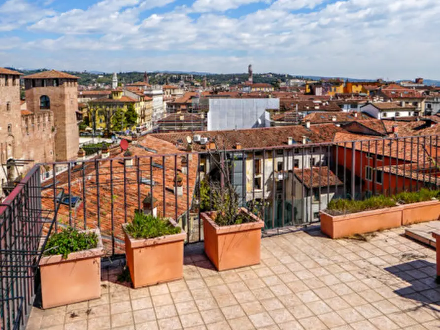 Immagine 3 di Attico in vendita  in Corso Castelvecchio a Verona