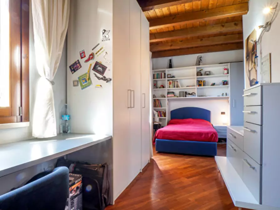 Immagine 19 di Attico in vendita  in Corso Castelvecchio a Verona