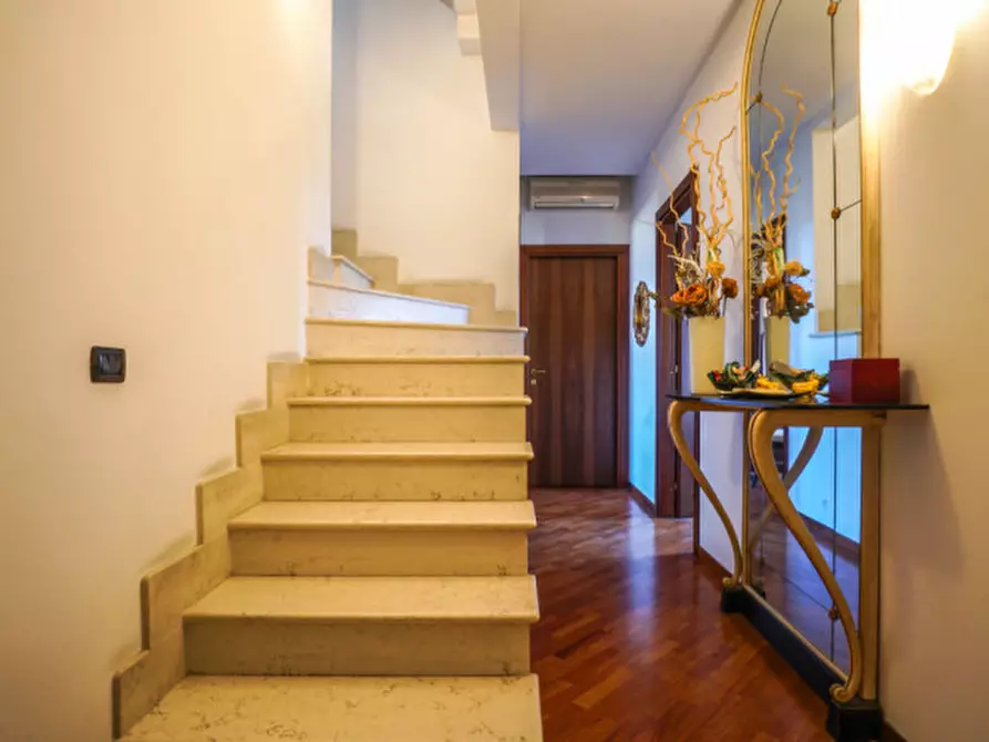 Immagine 20 di Attico in vendita  in Corso Castelvecchio a Verona