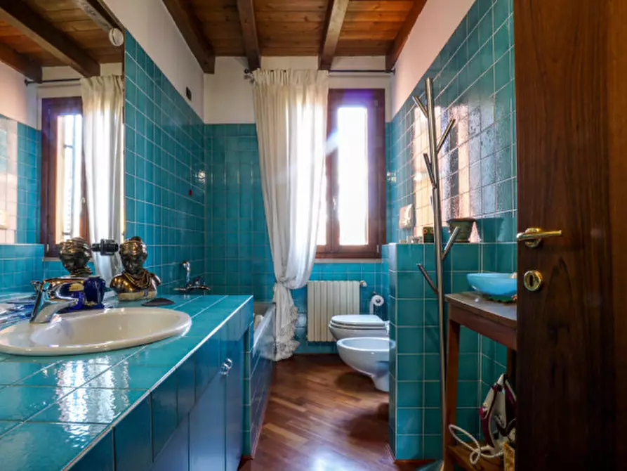 Immagine 21 di Attico in vendita  in Corso Castelvecchio a Verona