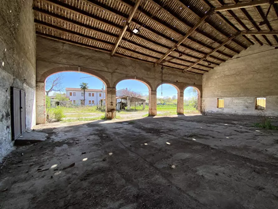 Immagine 11 di Rustico / casale in vendita  in Strada Dell'Albereria, 2 a Sandrigo