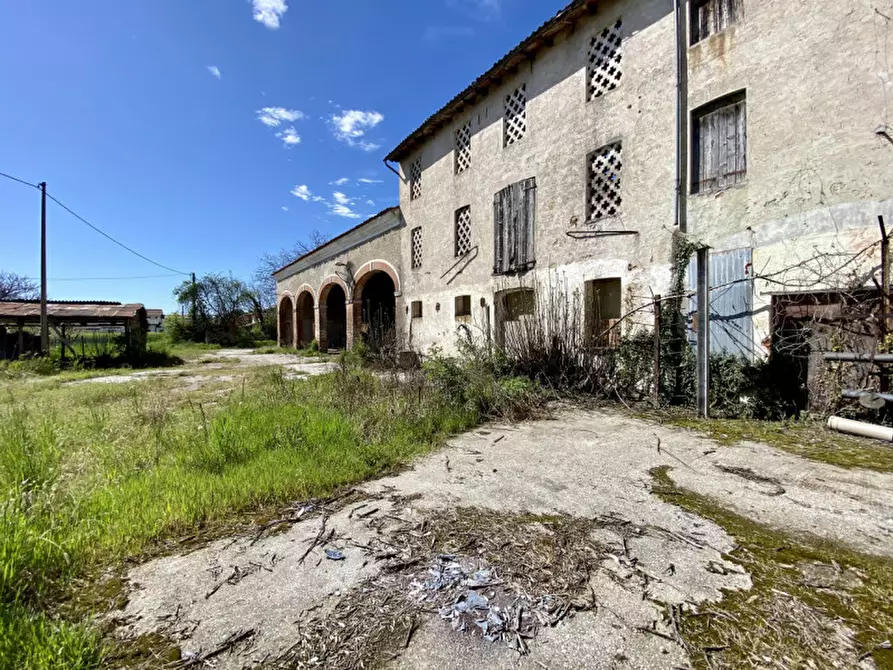 Immagine 13 di Rustico / casale in vendita  in Strada Dell'Albereria, 2 a Sandrigo