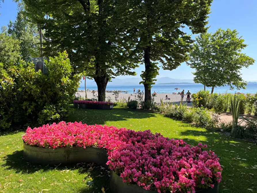 Immagine 32 di Villetta a schiera in vendita  in Via Ettore Andreis a Desenzano Del Garda