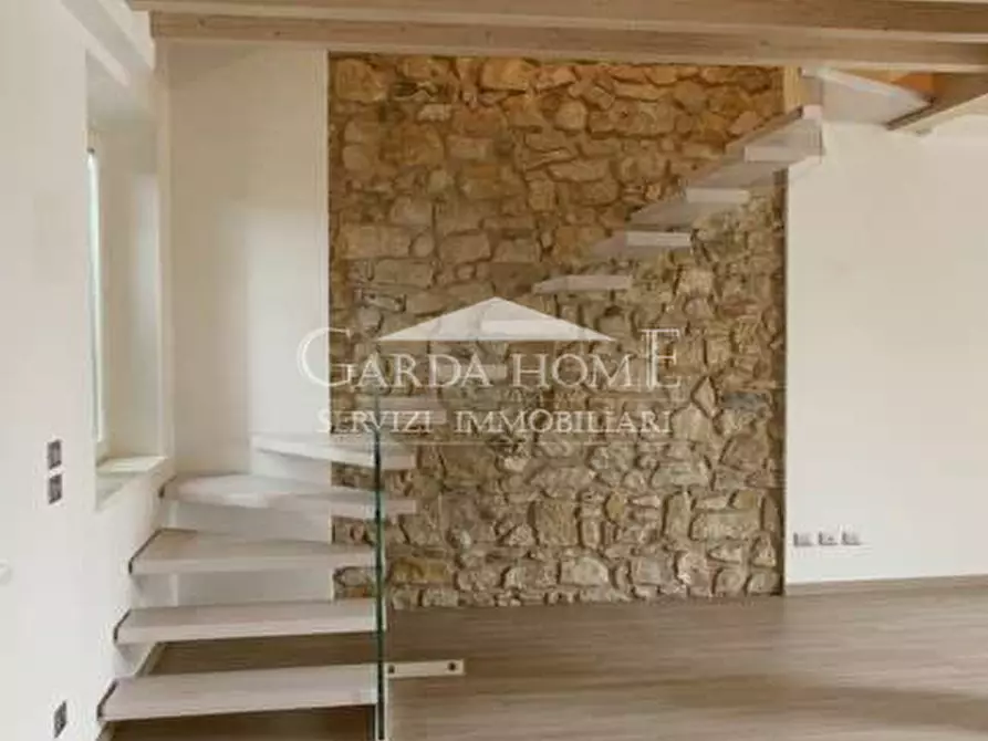 Immagine 4 di Appartamento in vendita  in Via Ettore Andreis a Desenzano Del Garda