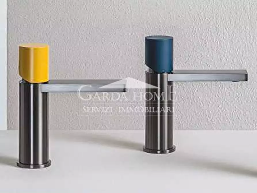 Immagine 19 di Appartamento in vendita  in Via Ettore Andreis a Desenzano Del Garda