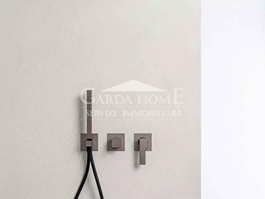 Immagine 25 di Appartamento in vendita  in Via Ettore Andreis a Desenzano Del Garda