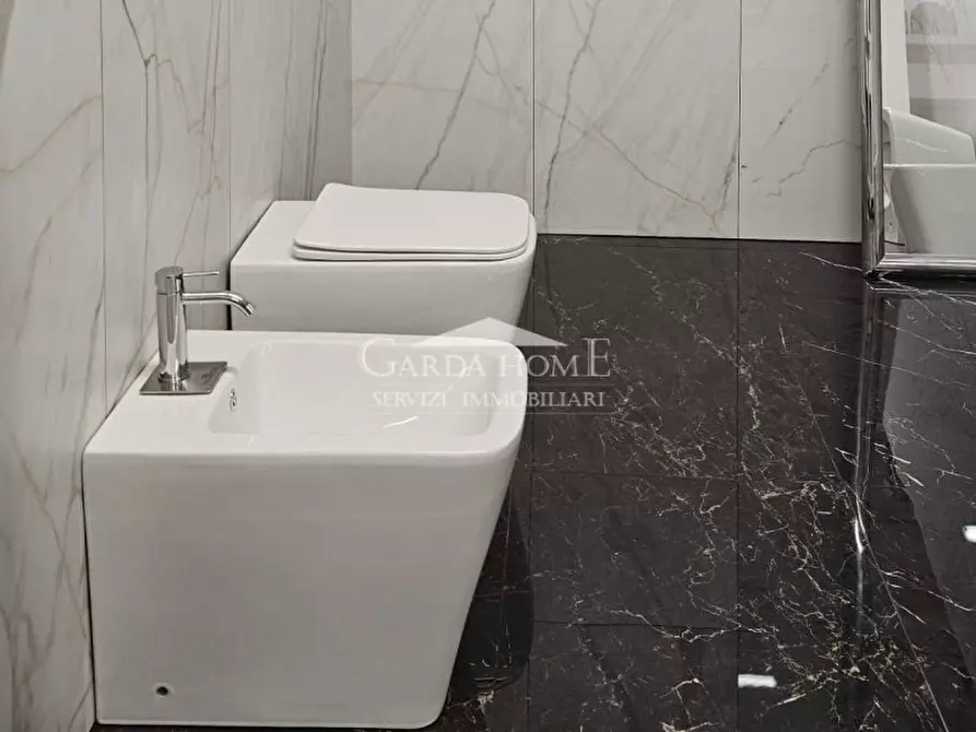 Immagine 39 di Appartamento in vendita  in Via Ettore Andreis a Desenzano Del Garda