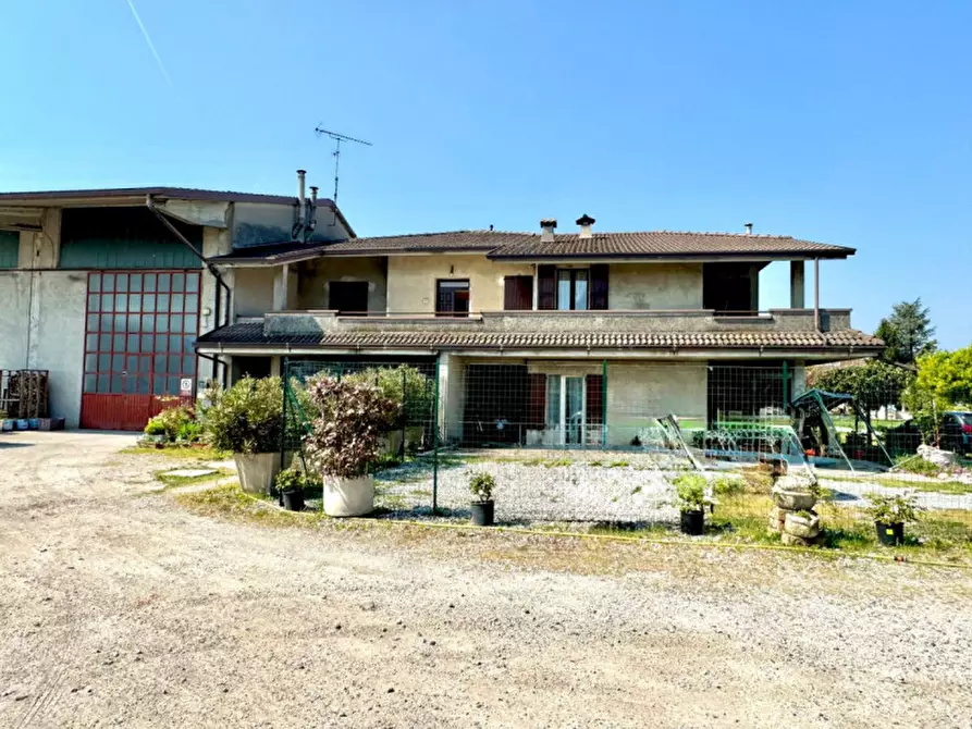 Immagine 12 di Casa bifamiliare in vendita  in VIA. CORVIONE n. 62 a Isorella