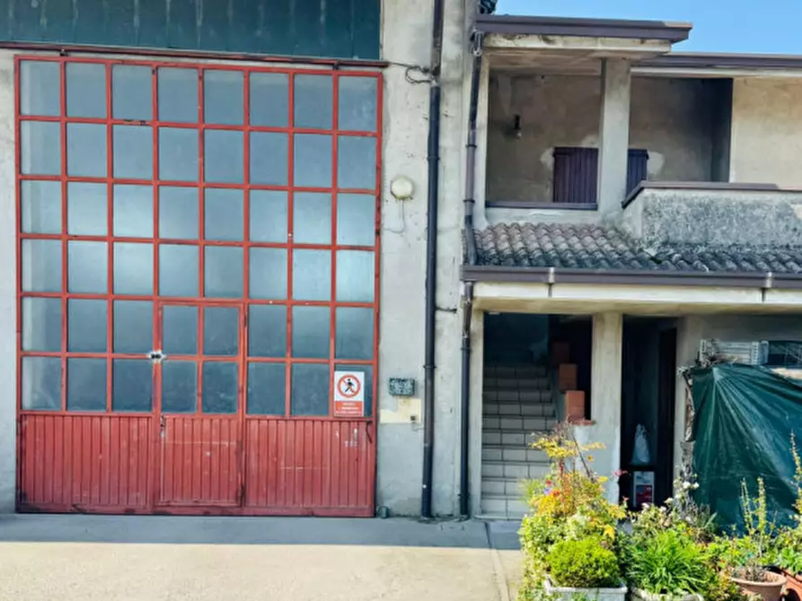 Immagine 15 di Casa bifamiliare in vendita  in VIA. CORVIONE n. 62 a Isorella