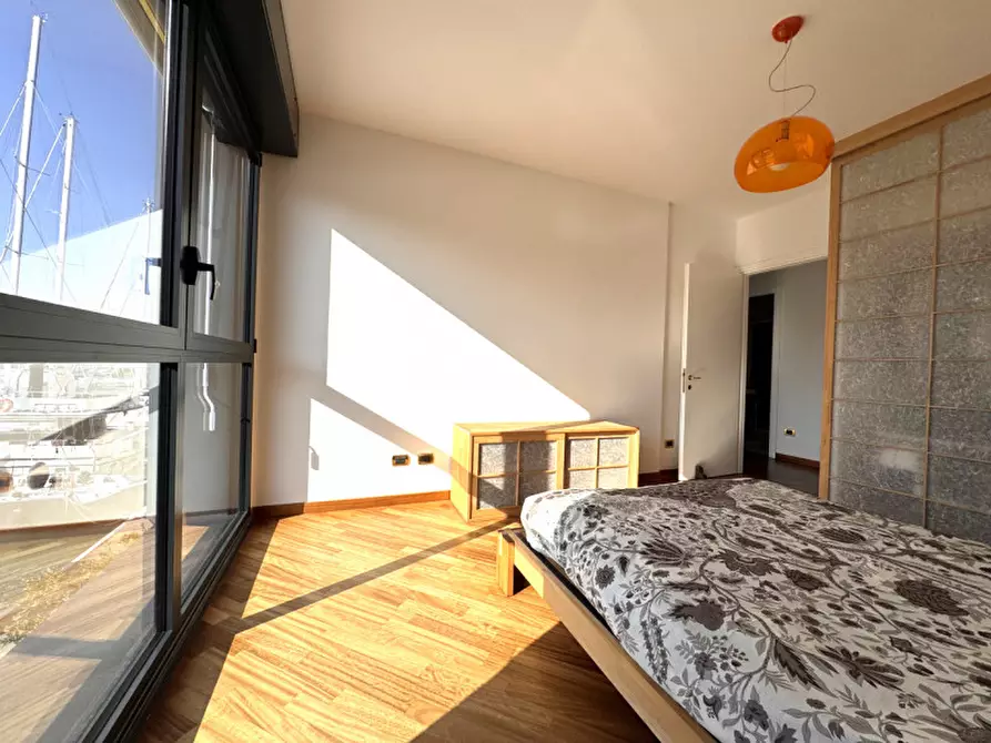 Immagine 6 di Appartamento in vendita  in ponte molo morosini a Genova