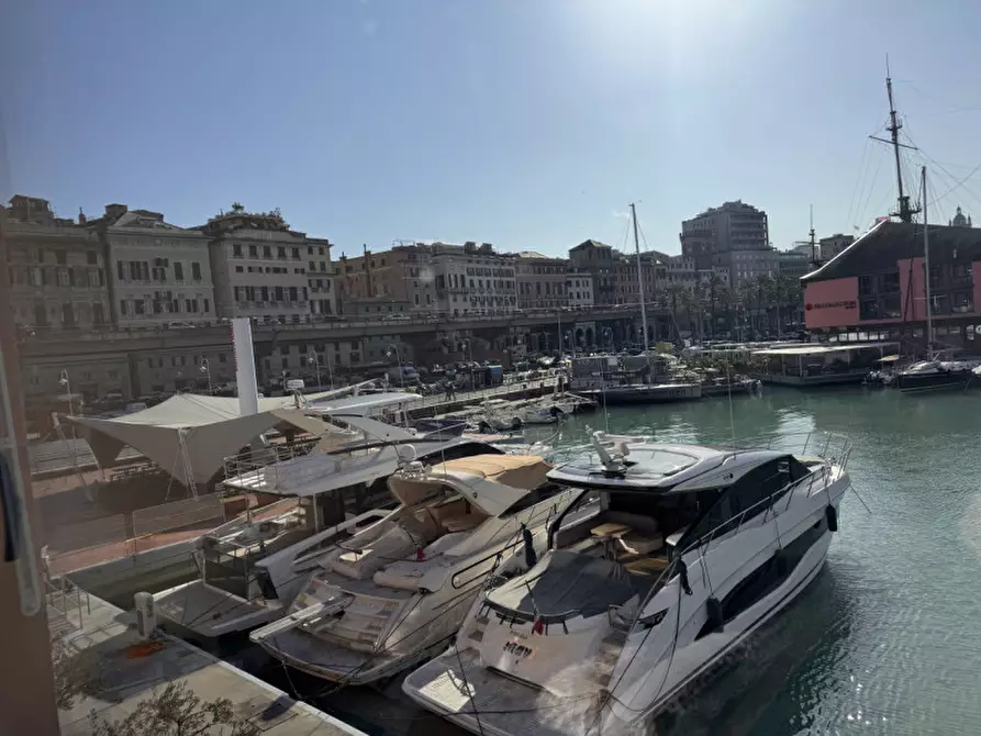 Immagine 16 di Appartamento in vendita  in ponte molo morosini a Genova