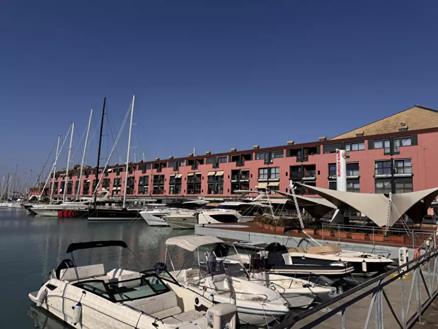 Immagine 27 di Appartamento in vendita  in ponte molo morosini a Genova