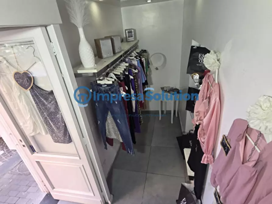 Immagine 5 di Negozio in affitto  in Via San Pasquale a Chiaia a Napoli
