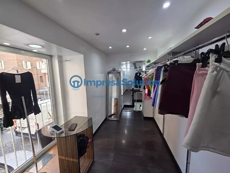 Immagine 8 di Negozio in affitto  in Via San Pasquale a Chiaia a Napoli