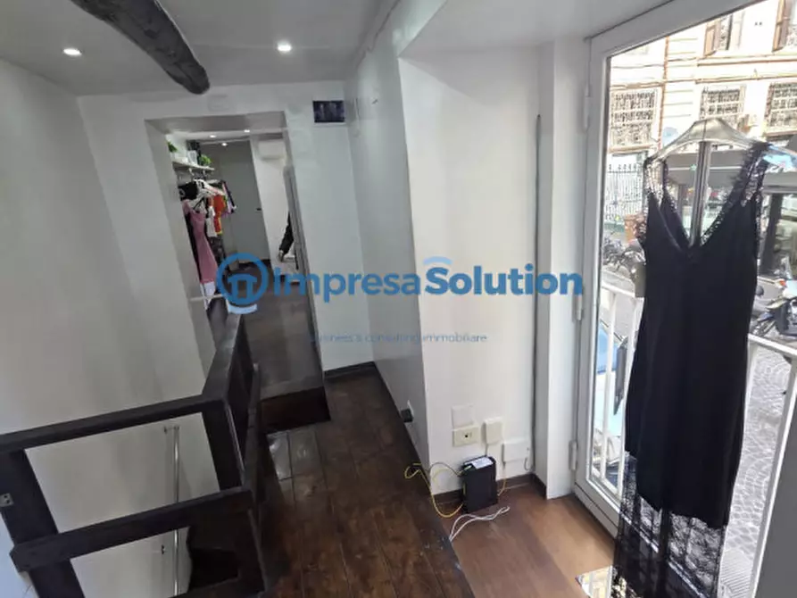 Immagine 10 di Negozio in affitto  in Via San Pasquale a Chiaia a Napoli