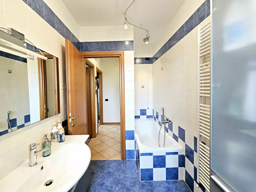 Immagine 10 di Appartamento in vendita  in VIA SANTA LUCIA a Sant'elena