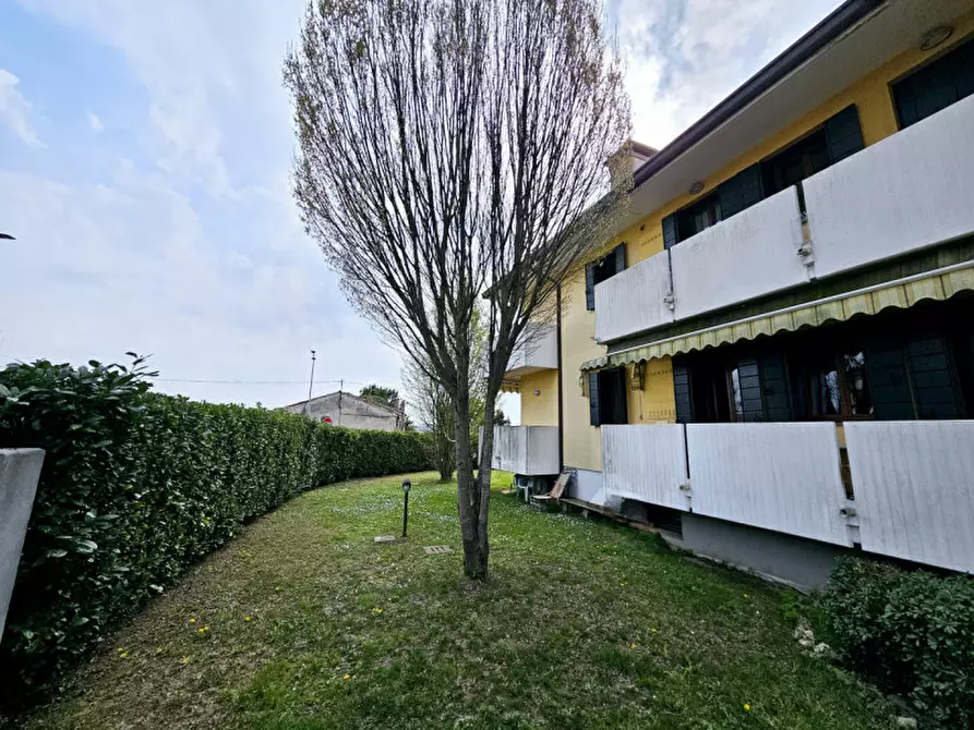 Immagine 11 di Appartamento in vendita  in VIA SANTA LUCIA a Sant'elena