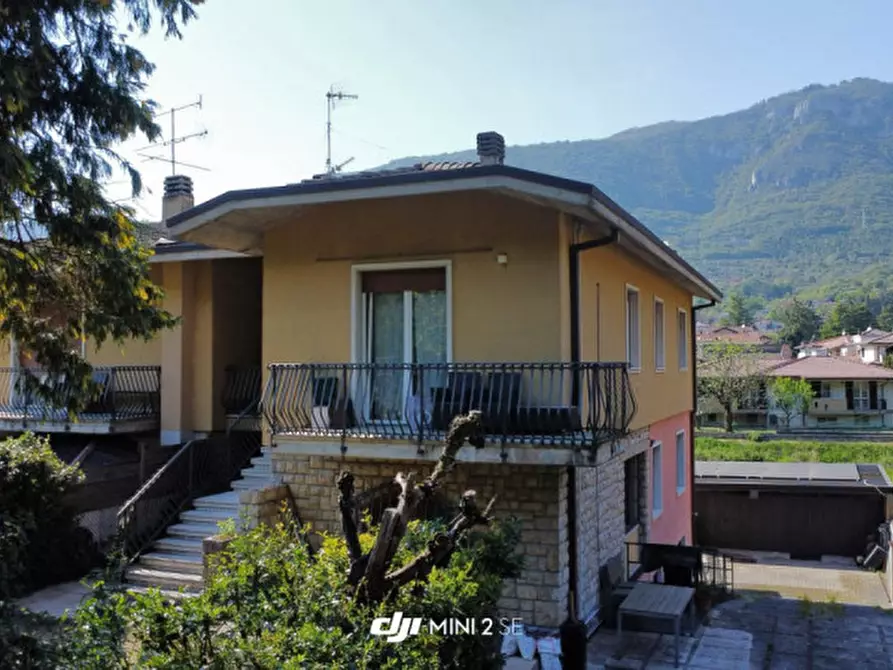 Immagine 2 di Casa bifamiliare in vendita  in Via Tito Speri a Botticino
