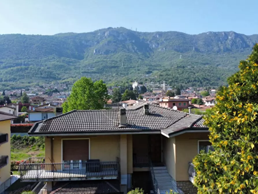 Immagine 3 di Casa bifamiliare in vendita  in Via Tito Speri a Botticino