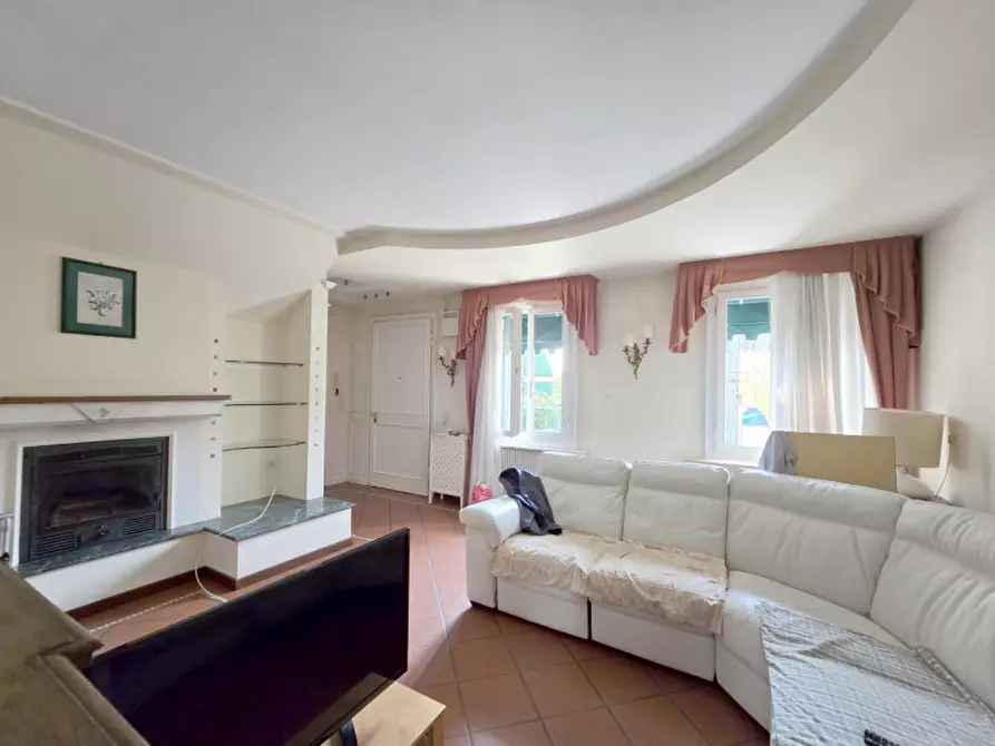 Immagine 2 di Villa in vendita  a Treviso
