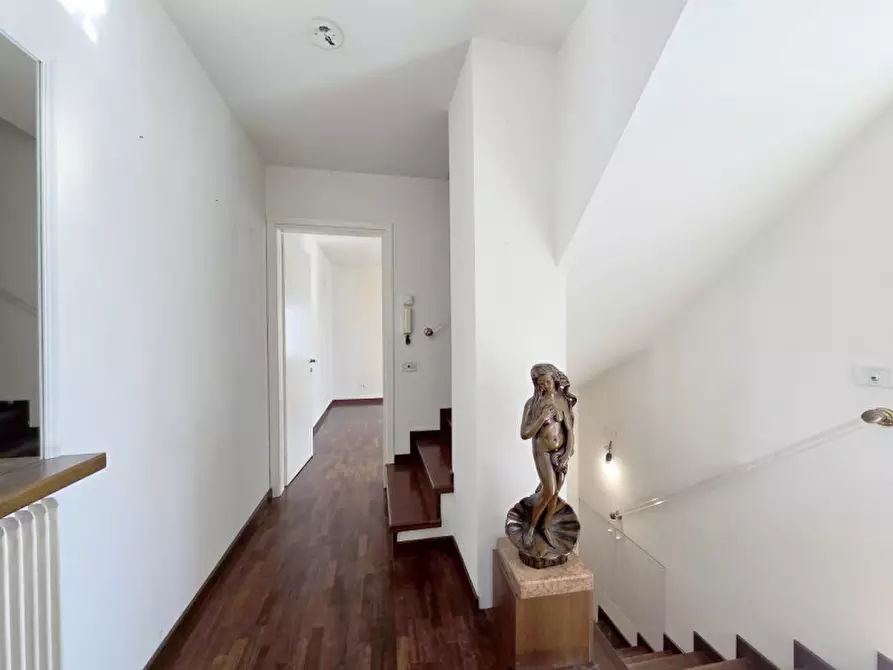 Immagine 8 di Villa in vendita  a Treviso