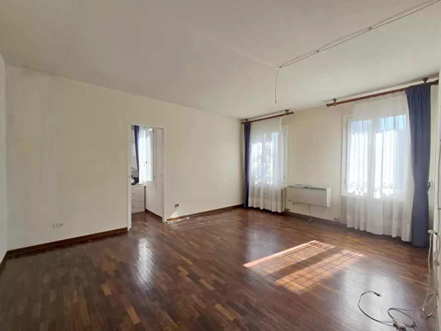 Immagine 9 di Villa in vendita  a Treviso