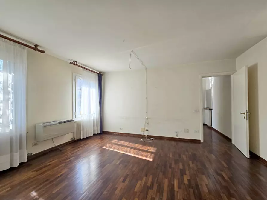 Immagine 10 di Villa in vendita  a Treviso