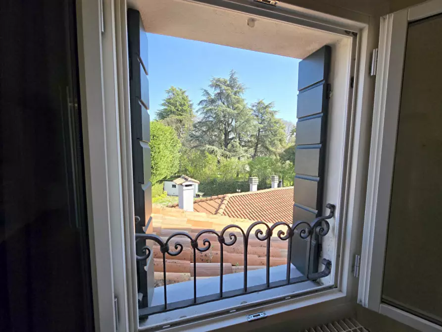 Immagine 11 di Villa in vendita  a Treviso