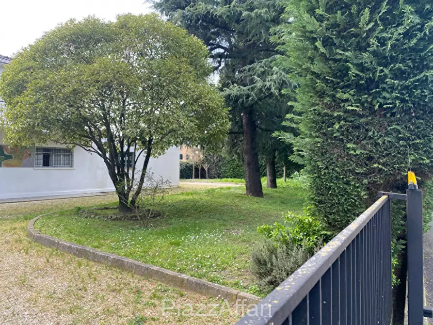 Immagine 36 di Villa in vendita  in Via Carducci a Cona
