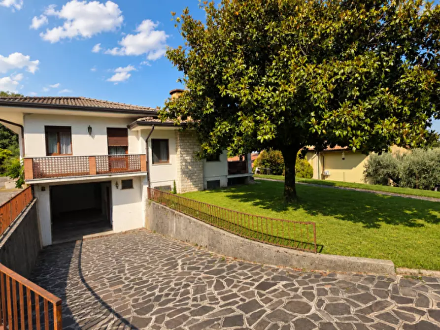 Immagine 3 di Villa in vendita  in Via dei Prai 8 a Borso Del Grappa