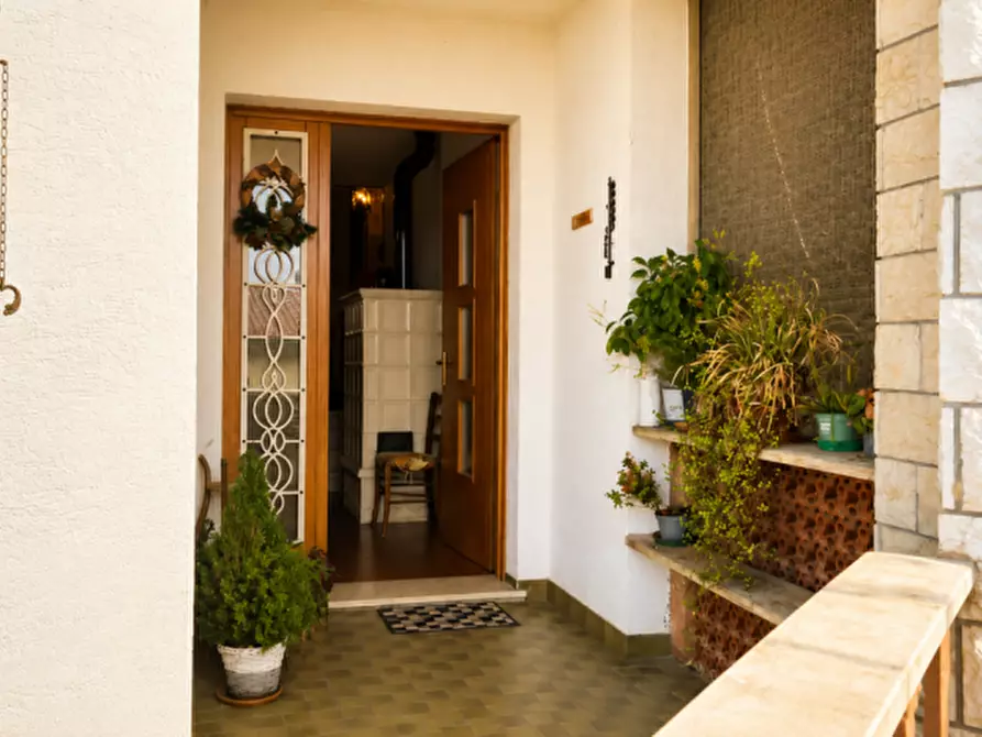 Immagine 10 di Villa in vendita  in Via dei Prai 8 a Borso Del Grappa