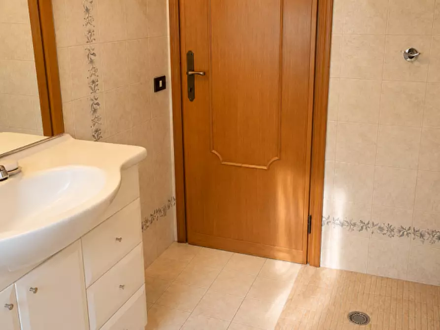 Immagine 36 di Villa in vendita  in Via dei Prai 8 a Borso Del Grappa