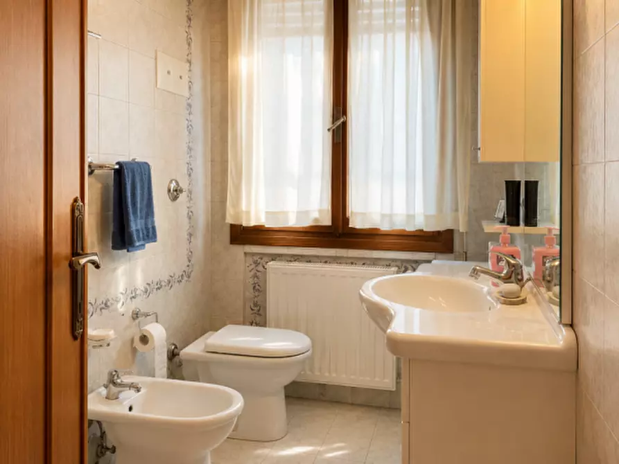 Immagine 37 di Villa in vendita  in Via dei Prai 8 a Borso Del Grappa