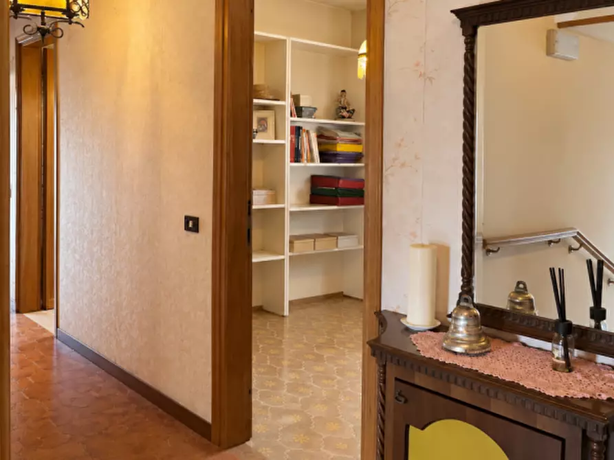 Immagine 38 di Villa in vendita  in Via dei Prai 8 a Borso Del Grappa
