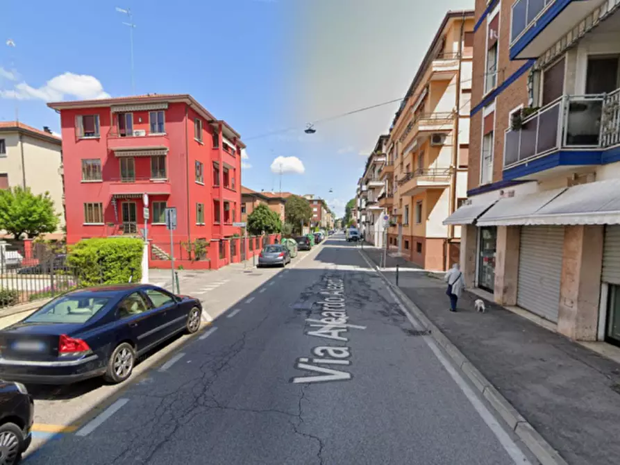 Immagine 4 di Garage in vendita  a Venezia