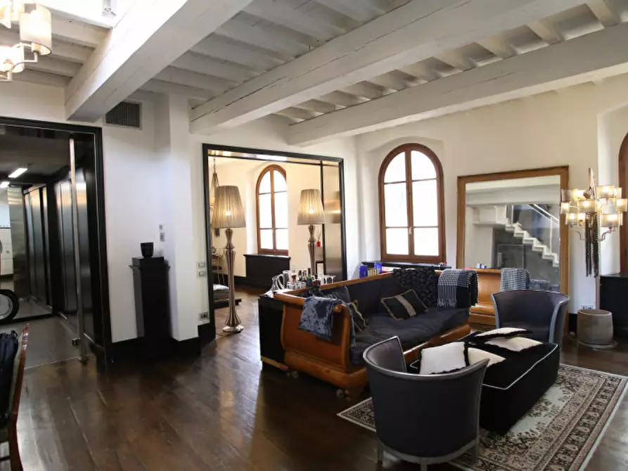 Immagine 2 di Appartamento in vendita  in Piazza Santa Maria delle Carceri a Prato