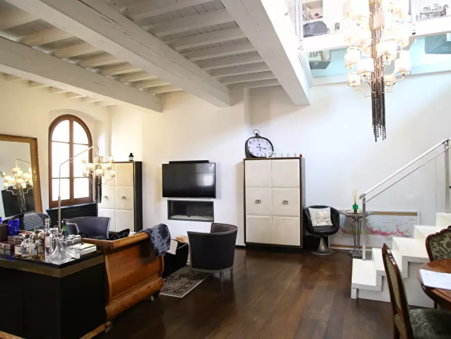 Immagine 7 di Appartamento in vendita  in Piazza Santa Maria delle Carceri a Prato