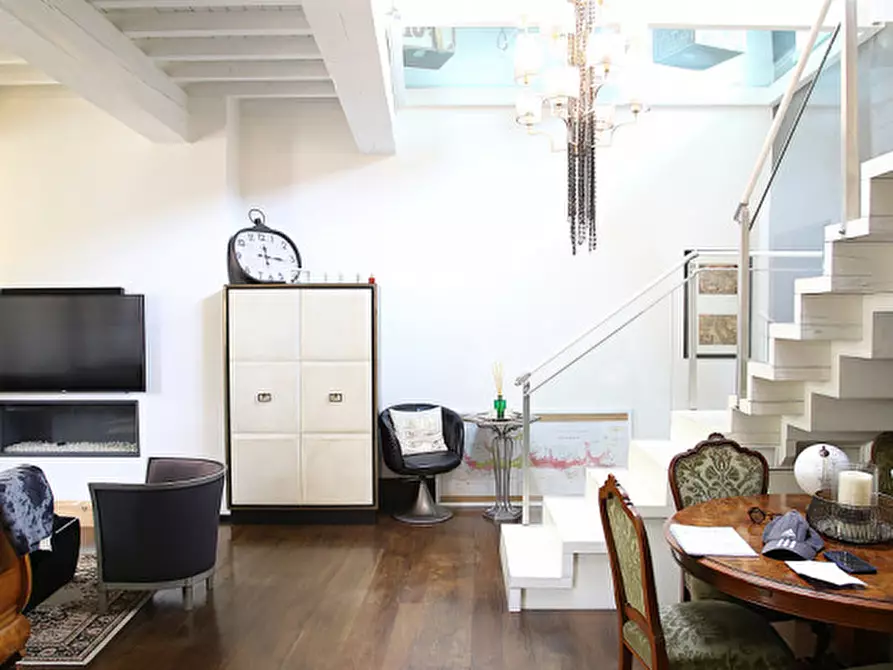 Immagine 12 di Appartamento in vendita  in Piazza Santa Maria delle Carceri a Prato