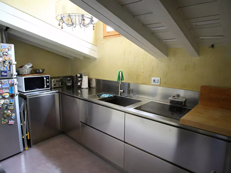 Immagine 24 di Appartamento in vendita  in Piazza Santa Maria delle Carceri a Prato