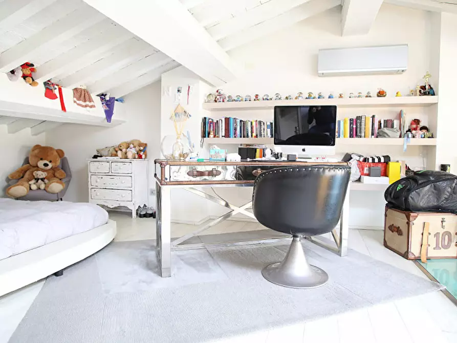 Immagine 33 di Appartamento in vendita  in Piazza Santa Maria delle Carceri a Prato