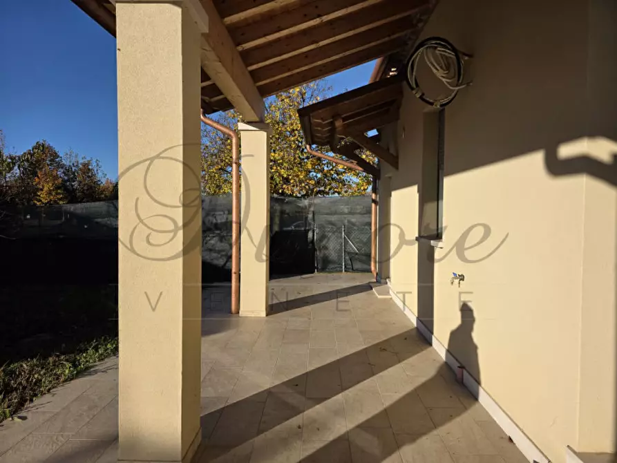 Immagine 1 di Casa indipendente in vendita  in via brentelle a Mira