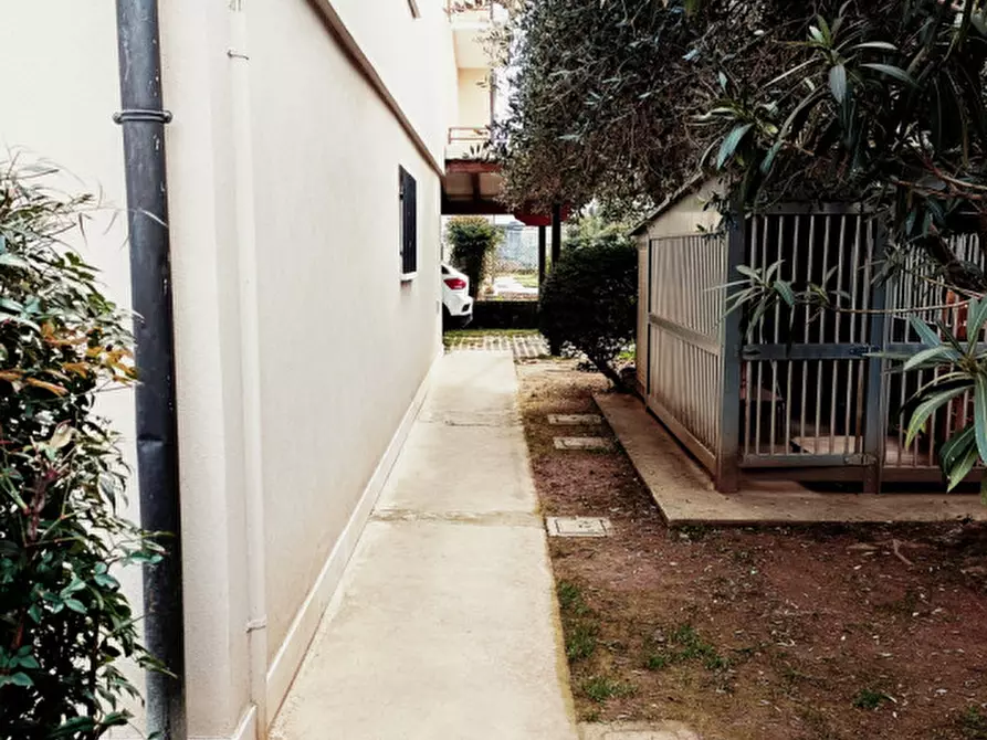 Immagine 3 di Casa indipendente in vendita  in strada di Costabissara a Costabissara