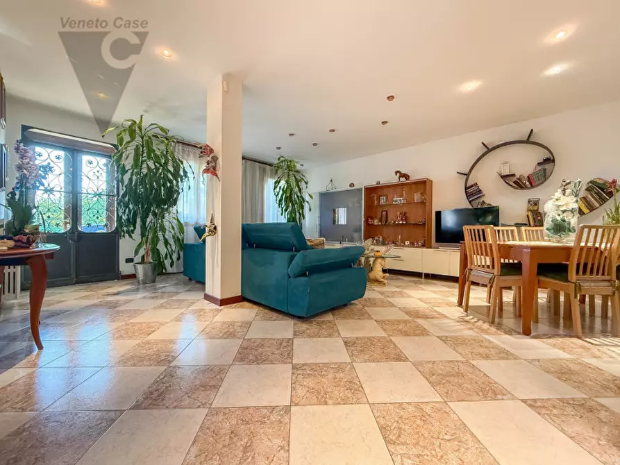 Immagine 1 di Casa trifamiliare in vendita  a Noventa Padovana