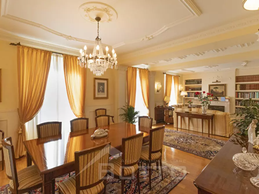 Immagine 3 di Villa in vendita  in Piazza Vittorio Cacciami 11 a Grignasco