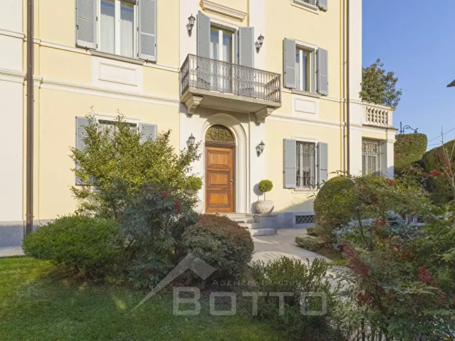 Immagine 5 di Villa in vendita  in Piazza Vittorio Cacciami 11 a Grignasco