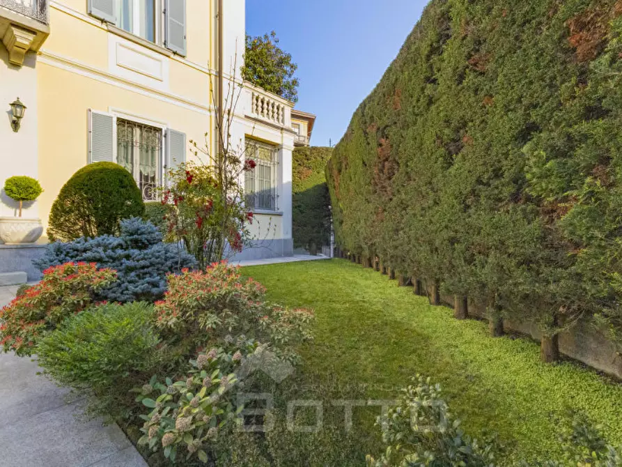 Immagine 6 di Villa in vendita  in Piazza Vittorio Cacciami 11 a Grignasco