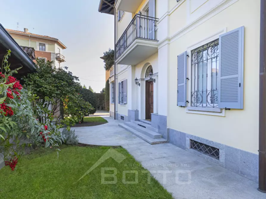 Immagine 8 di Villa in vendita  in Piazza Vittorio Cacciami 11 a Grignasco