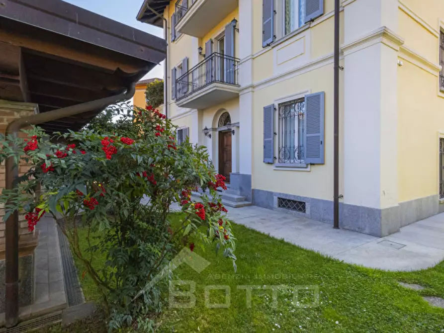 Immagine 9 di Villa in vendita  in Piazza Vittorio Cacciami 11 a Grignasco