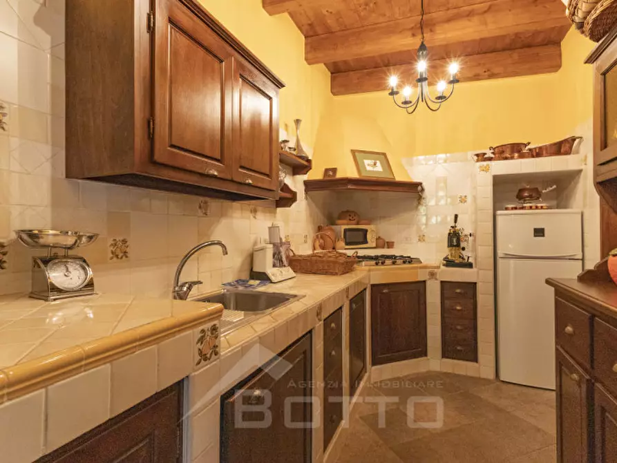 Immagine 16 di Villa in vendita  in Piazza Vittorio Cacciami 11 a Grignasco
